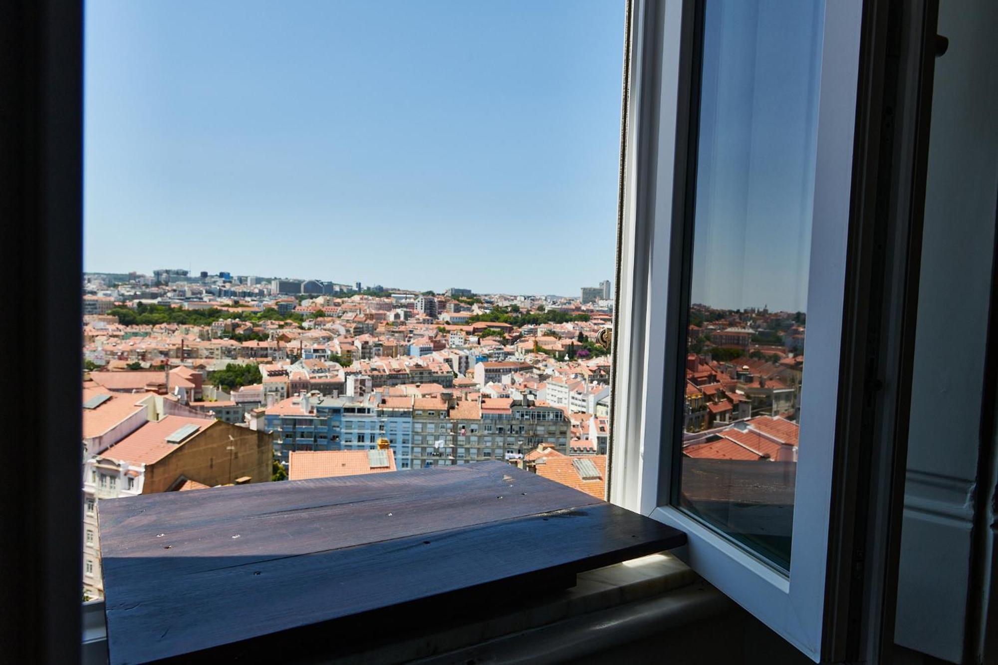 The Hilltop Nest * Lisboa